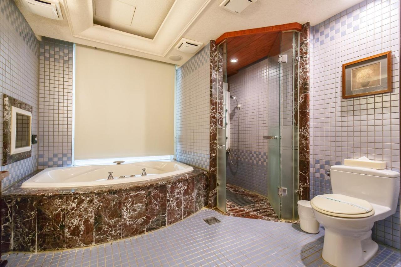 Love Tree Motel Тайпей Екстериор снимка