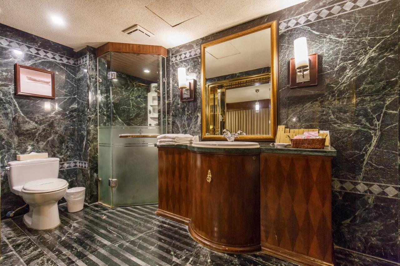Love Tree Motel Тайпей Екстериор снимка