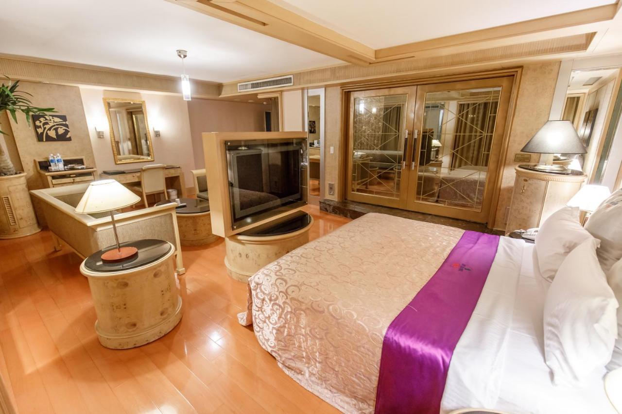 Love Tree Motel Тайпей Екстериор снимка